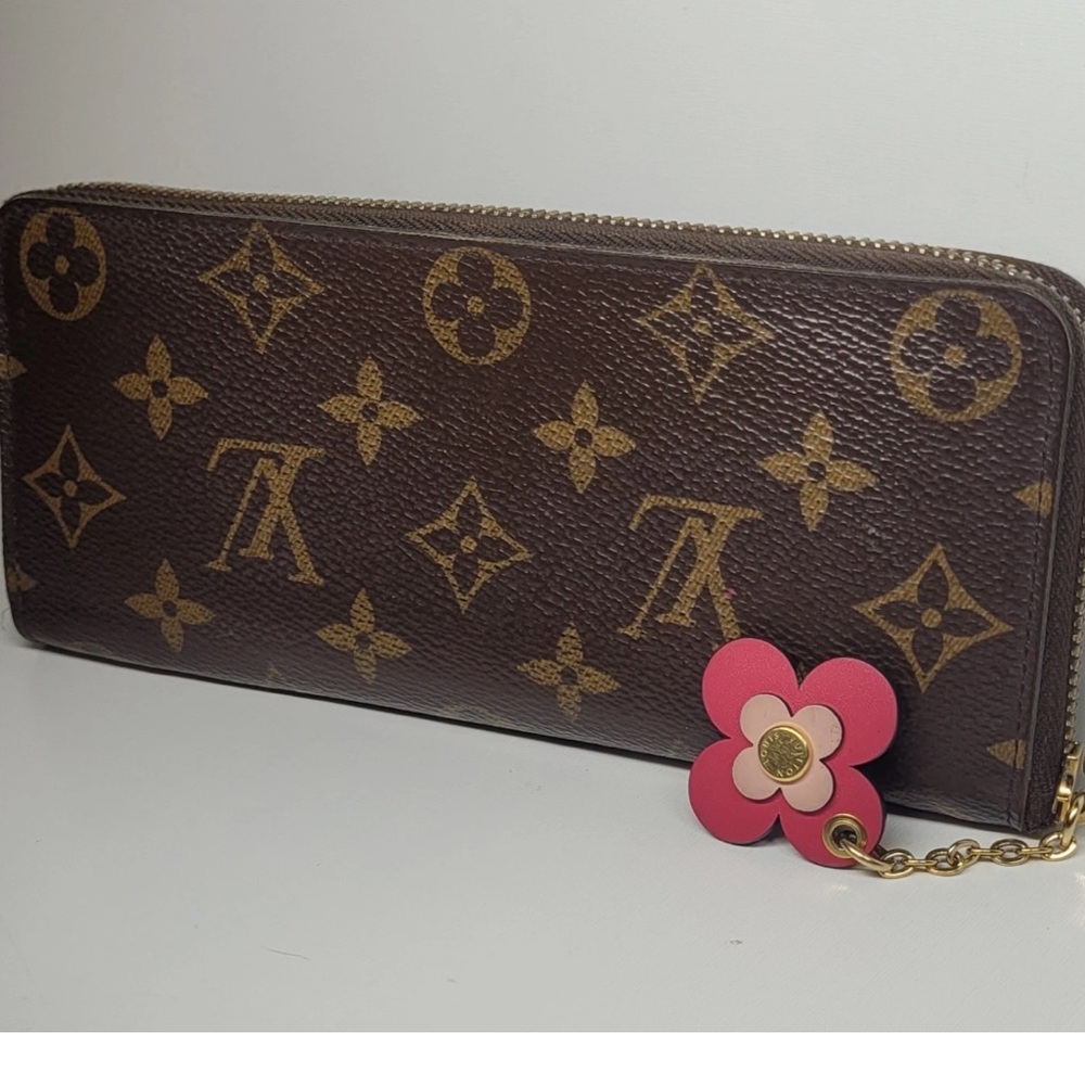 SOLD ❌Louis Vuitton Monogram Blooming Flowers Clemence Wallet